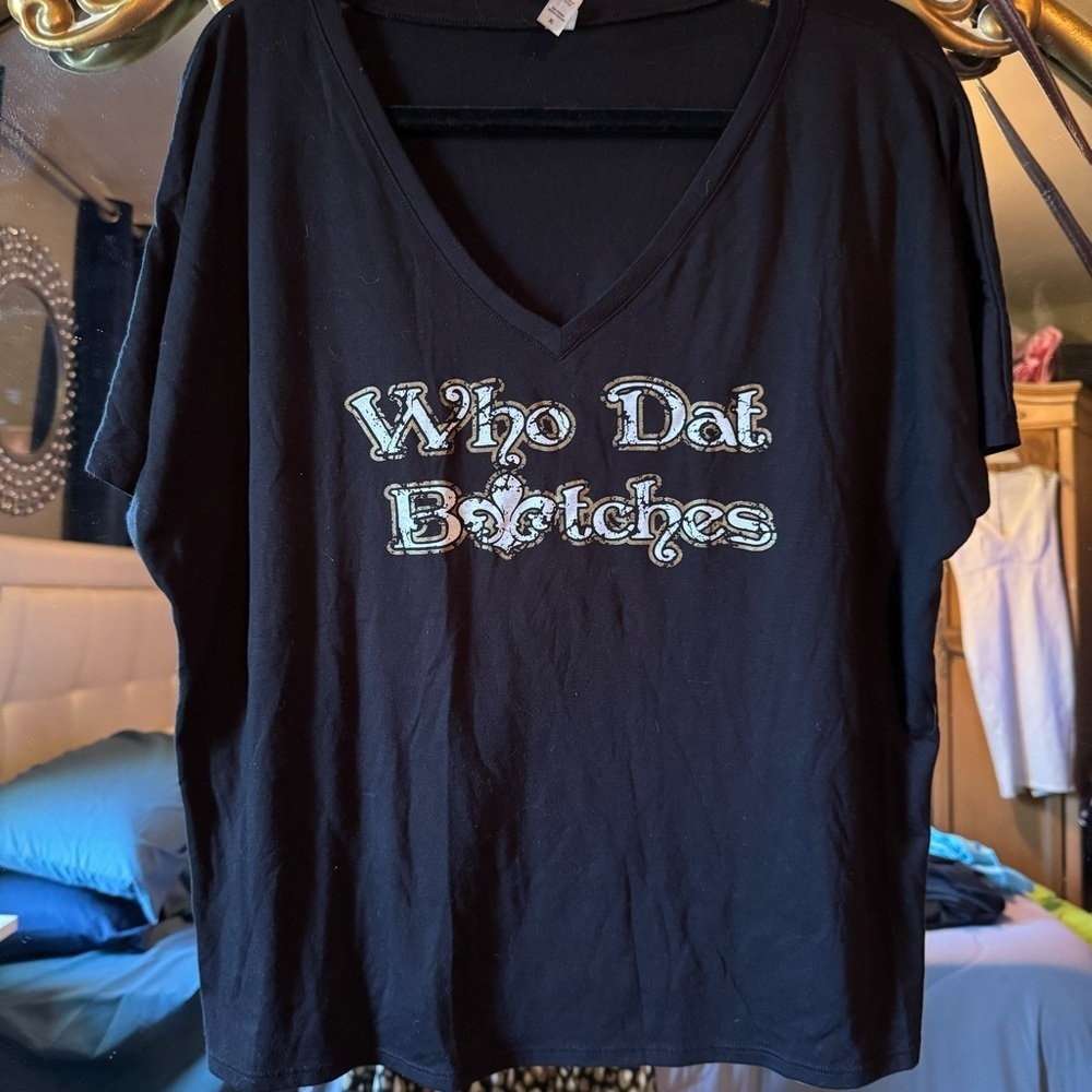 Saints who dat shirt size xl